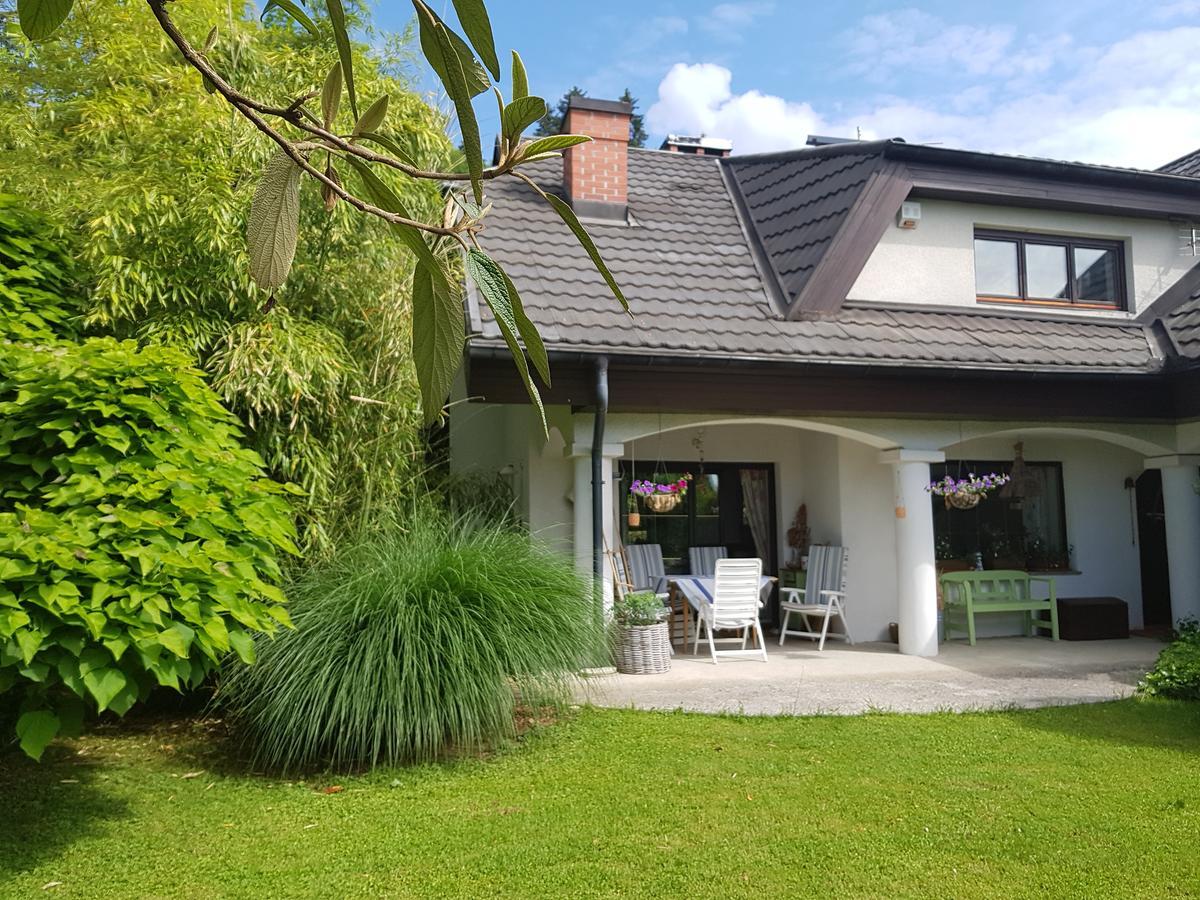 Golnik Pr'Simi Bed & Breakfast エクステリア 写真